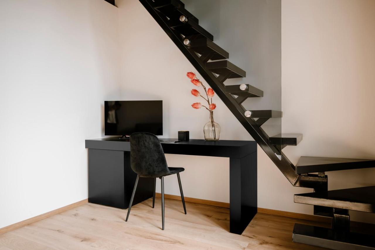 Palazzo Garibaldi - Boutique Suites Barletta Eksteriør billede